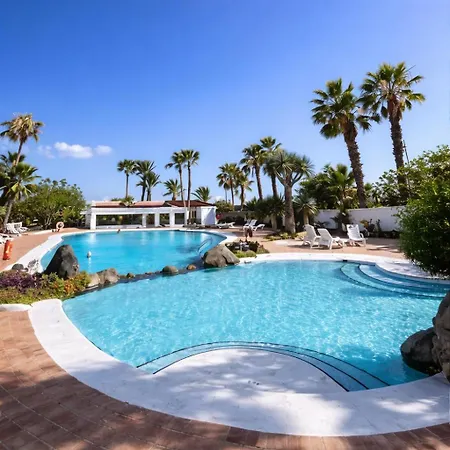Poseidon - Stunning Ocean & Pool View Terrace דירה *
